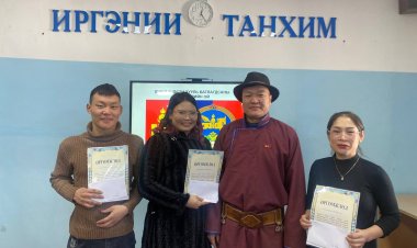Монгол Улсын ардчилсан, шинэ Үндсэн хуулийн 31 жилийн ойн баярт өдрийн мэнд дэвшүүлье.